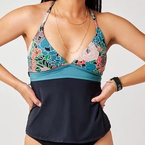 Carve Designs Dahlia tankini size small